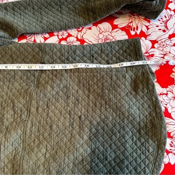 Marmot Annie crocodile color Quilted cowl neck pullover - Picture 10 of 10